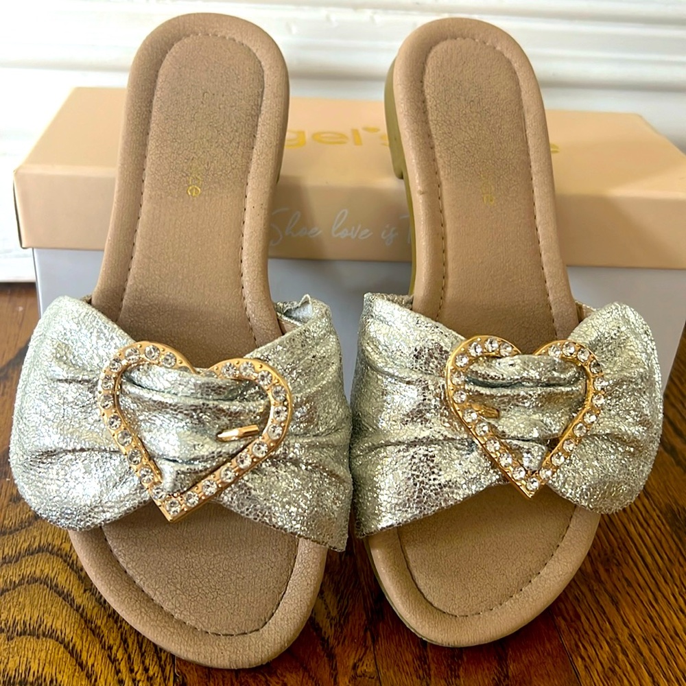 Angel Face girl silver bow sandal flip flop size 2